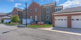 15 Russel Avenue Gallery 25