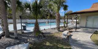 Spacious 2 bedroom/1 Bathroom End Unit Upstairs Condo. Gallery 4