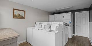 Phillippi Plaza Gallery 16