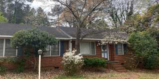 Spacious 3 Bedroom House Gallery 1