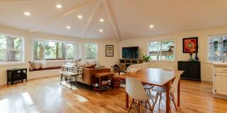 3BR Furnished NW Bend Home Gallery 1