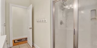 407 East Hull Street Gallery 37