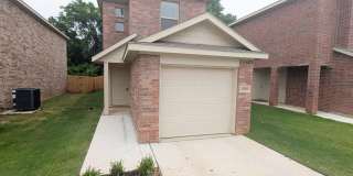 Modern Home in The Villages of Norman Gallery 1