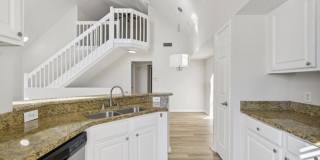 13700 Richmond Park Drive North - 12071207 Gallery 5