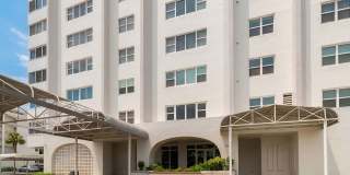 Breath-taking views from Lido Beach Balcony across Gulf of Mexico - 1 bed Apartment available Long Term Gallery 1