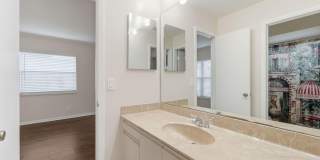 433 SW 27th Avenue Gallery 37