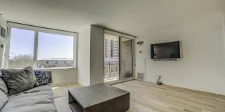 440 N Mcclurg Court Gallery 12