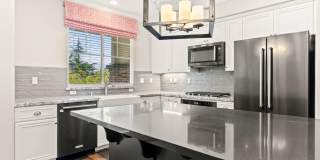 Luxury 3-Bed Townhouse in Hayward Just Built in 2019! Gallery 8