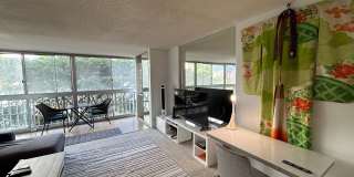 Fully furnished 1 bedroom w/ parking near Hawaii Convention Center, Ala Moana Shopping Center and Beach Park! Gallery 5