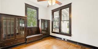 CHARMING 4-BEDROOM HISTORIC HOME IN TOBIN HILL Gallery 18