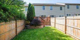 Beautiful 3 Bedroom Bridgeport Townhome! Gallery 19