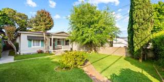 Inviting 2 Bed, 1 Bath Home Available Now in Eastside Costa Mesa! Gallery 1