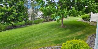 Townhome with 3 bedrooms and garage!  New paint and flooring! Gallery 20