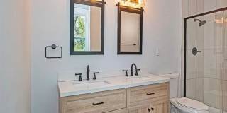5 bedroom home in the Upper Hill District Gallery 21
