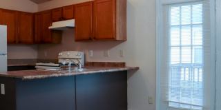 Charming 4 bedroom, 2 bathroom home in Greensboro w lake front views Gallery 17