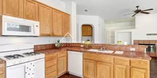 Wonderful 3bd/2ba Elk Grove Home with 2 Car Garage Gallery 17
