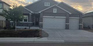 Spacious 5BR House in Colorado Springs Gallery 1