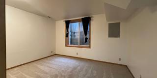 Large 6-Bedroom Home with a Fenced Yard, Pet Friendly! Gallery 16