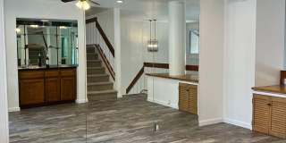 Spacious 2 Bedroom 2-1/2 Bathroom Townhome with 2-car garage in La Jolla near UCSD Gallery 11
