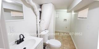 2 Bed 1 Bath rare to rent! Gallery 17