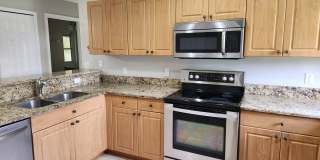 BEAUTIFUL 3 BR / 2 BA HOME AVAILABLE IN MIRROR LAKES Gallery 8
