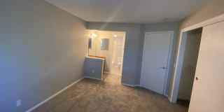 Large 2 bed 1 bath Top Floor Condo Gallery 15
