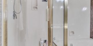 270 Captains Walk Gallery 60