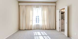 Beautiful Home With Lake View - 3 Bed + 2 Bath Beautiful Home With Lake View - 3 Bed + 2 Bath Gallery 16