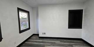 Charming 4 Bedroom 1 Bathroom Home for Rent! Gallery 17