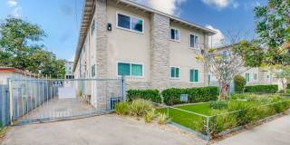 Modern Courtyard-Style Living in Hyde Park — Secure, Pet-Friendly & Minutes from LAX Gallery 1