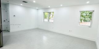 524 NE 65th St Gallery 7