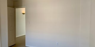 Lovely 3 Bedroom, 2 Bath In The NW! Gallery 19