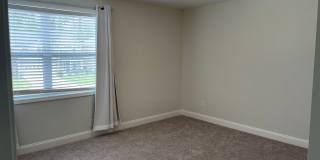Like new home on cul-de-sac lot with 3 bedrooms, loft and 2.5 bathrooms! Gallery 19