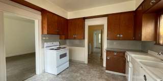 Vintage 3BR House Close to Campus! Gallery 16