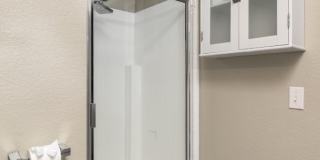 2215 Linwood St. Gallery 11