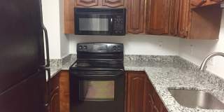 Updated Kitchen-1Bed 1Bath w Garage Parking at Georgetown Condo Gallery 9
