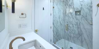 Welcome to 2737 Shenandoah Ave – a modern townhome for rent in Charlotte located in the highly sought-after Chantilly neighborhood Gallery 21