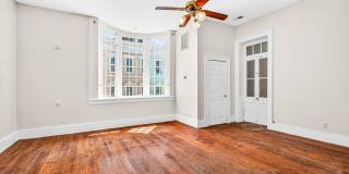 Prime Downtown Living on King Street Gallery 8