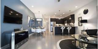 Modern Townhome in quiet neighborhood: 3BR, Pool & Near Disney Gallery 14