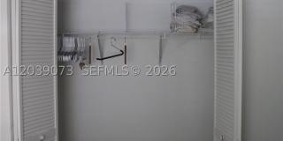 519 E Sheridan St Gallery 22
