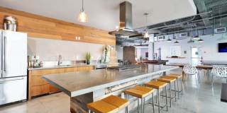 Nineteen 01 Gallery 30