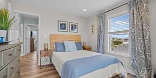 201 W Glenn Street Gallery 25