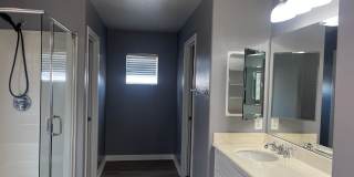 Winchester 4 Bedroom main floor Bed and Bath Winchester 4 Bedroom main floor Bed and Bath Gallery 10