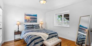 Charming 2 Bed 1 bath "fully furnished monthly rental" in La Jolla Village. Gallery 32