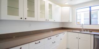 Stunning Updated 2BD/2BA Condo in Signal Hill AVAILABLE FOR IMMEDIATE MOVE IN Gallery 3