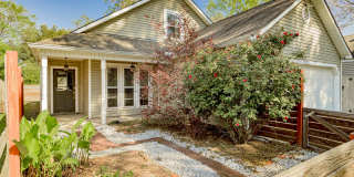 3 Bedroom House with Fenced Yard Double Garage 3 Bedroom House with Fenced Yard Double Garage Gallery 1