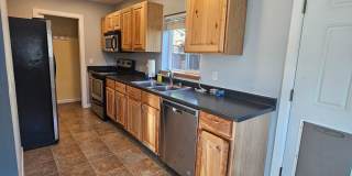 Charming 1-Bedroom Home with Spacious Backyard, 2 car garage & Modern Amenities – Pet Friendly! Gallery 7