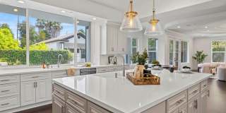 5011 Hayvenhurst Avenue Gallery 15