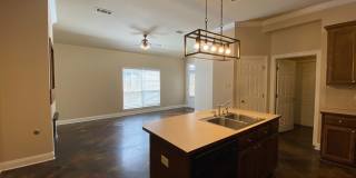 Charming 2BR/2BA Home in Shenandoah Ridge with Garage & Cozy Fireplace Gallery 5