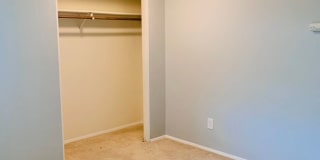 Light, Bright and Updated 2 bed 1.5 bath townhouse in Lynnwood Gallery 1